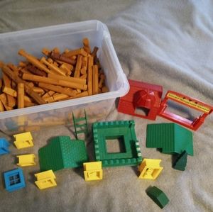 Lincoln Logs 206 pieces